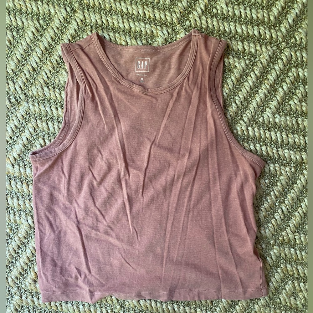 GAP muscle t shirt, muted peach/coral, size M